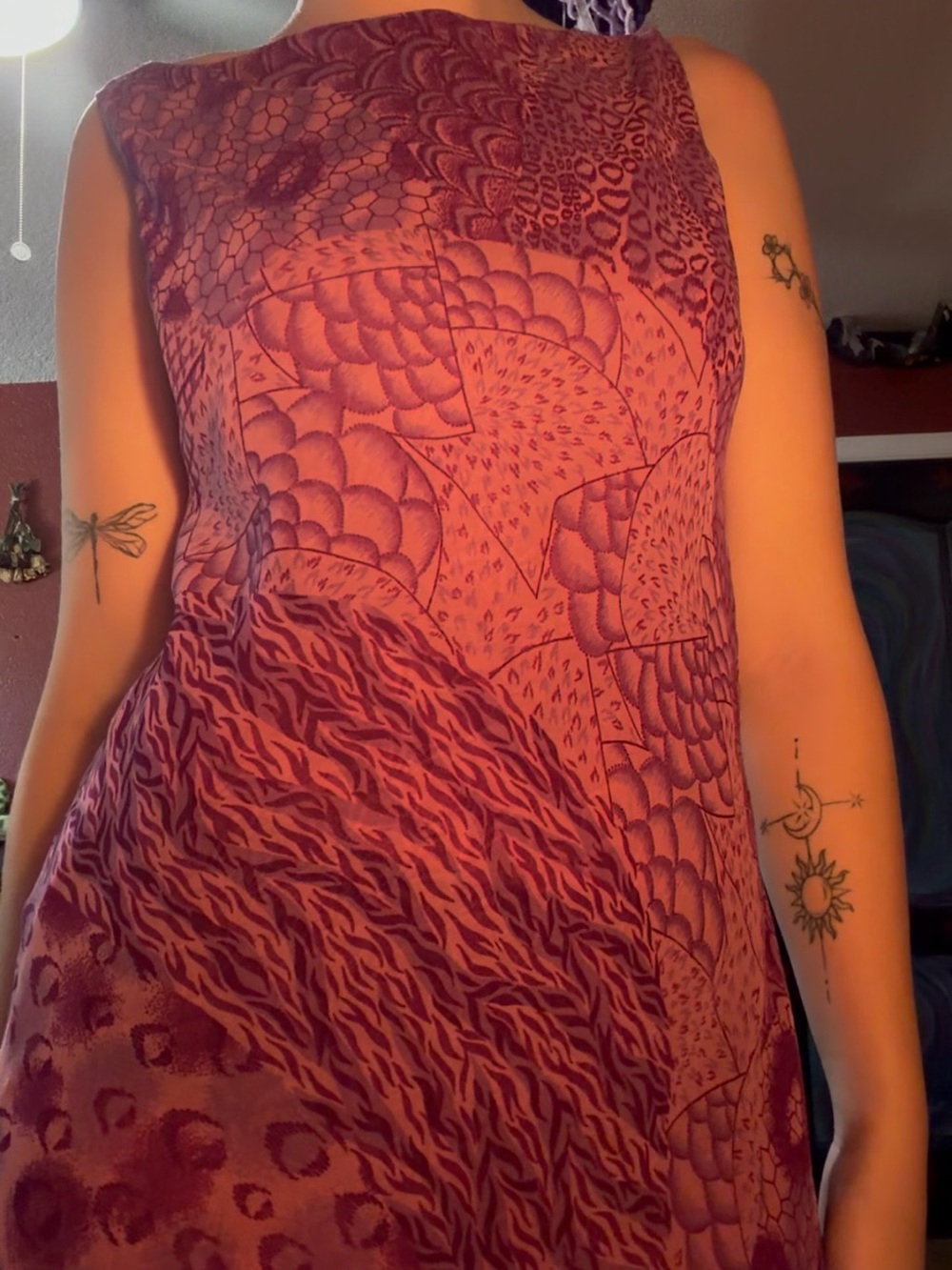 Small sleeveless mesh reversible pattern dress